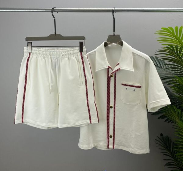 2022 europe mens tracksuits designer luxury classical contrast ribbon print shirts and shorts casual pocket embroidery letter printing tshir, Gray
2022 europe mens tracksuits designer luxury classical contrast ribbon print shirts and shorts casual pocket embroidery letter printing tshir, Gray