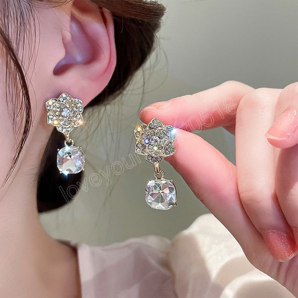 diamond-inlaid flowers fashionable advanced dangle earrings for women korean fashion earring birthday party jewelry gifts, Silver
diamond-inlaid flowers fashionable advanced dangle earrings for women korean fashion earring birthday party jewelry gifts, Silver