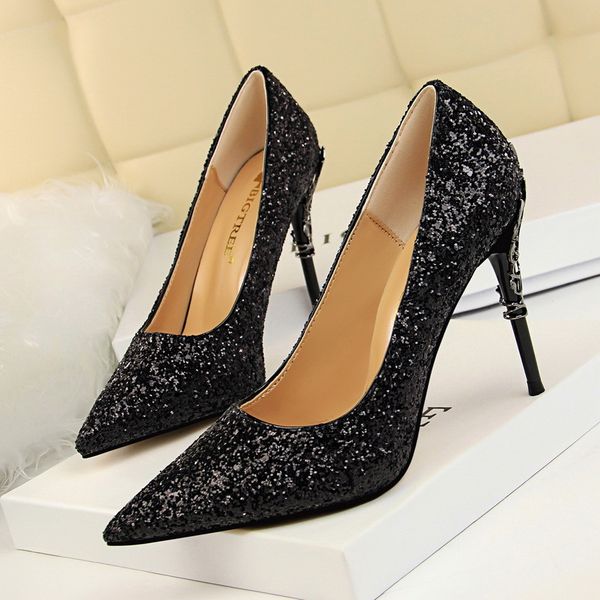 2022 women pumps wedding shoes woman high heel sandal nude fashion ankle straps rivets high heels bridal shoe designer luxury trainers 34-40, Black
2022 women pumps wedding shoes woman high heel sandal nude fashion ankle straps rivets high heels bridal shoe designer luxury trainers 34-40, Black