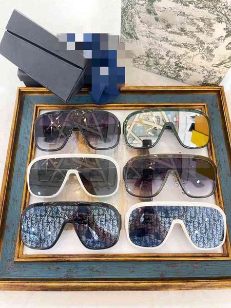 2022 latest fashion designer factory online export sunglasses new d family large frame one-piece watermark lens men's and women's, White;black
2022 latest fashion designer factory online export sunglasses new d family large frame one-piece watermark lens men's and women's, White;black