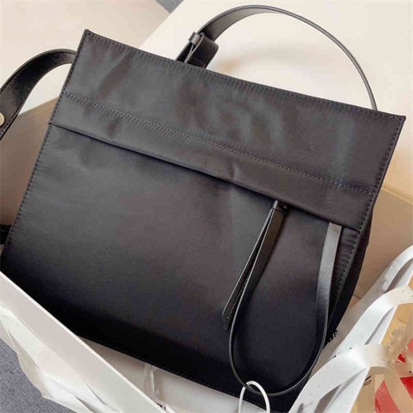 evening bags versatile large bag women's fashion autumn and winter messenger single shoulder capacity leather postman
evening bags versatile large bag women's fashion autumn and winter messenger single shoulder capacity leather postman