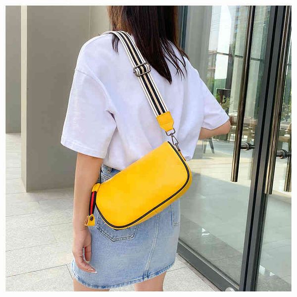bags handbags leather women's 2022 backpack full single shoulder messenger large capacity leisure korean simple saddle, Black;red
bags handbags leather women's 2022 backpack full single shoulder messenger large capacity leisure korean simple saddle, Black;red