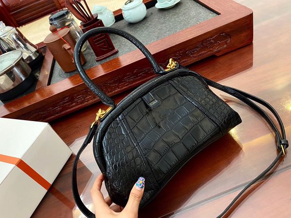 designers shoulder bag handbag clutch tote half moon hobos bags purse wallets letters alligator plain crocodile hasp handle geometric lady w
designers shoulder bag handbag clutch tote half moon hobos bags purse wallets letters alligator plain crocodile hasp handle geometric lady w