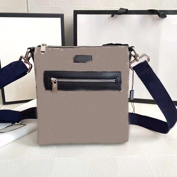 2021 men postman bag classic large capacity messenger bags luxury designer embroidered leather handbag
2021 men postman bag classic large capacity messenger bags luxury designer embroidered leather handbag
