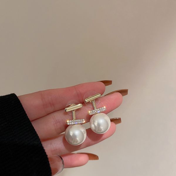 real gold plated 925 silver needle t-shaped zircon pearl earrings niche high-grade light luxury earrings elegant eardrop, Golden
real gold plated 925 silver needle t-shaped zircon pearl earrings niche high-grade light luxury earrings elegant eardrop, Golden