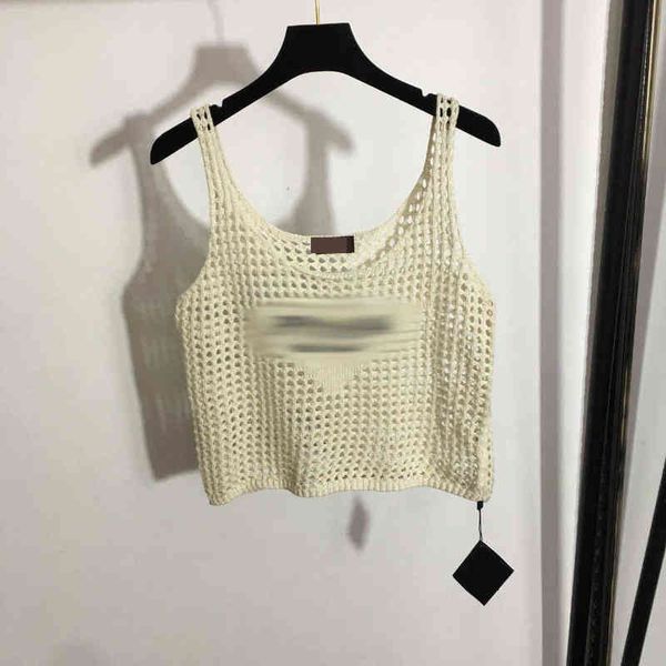 spring / summer 2022 new fashion temperament embroidered letter hollow out knitted suspender vest, White
spring / summer 2022 new fashion temperament embroidered letter hollow out knitted suspender vest, White