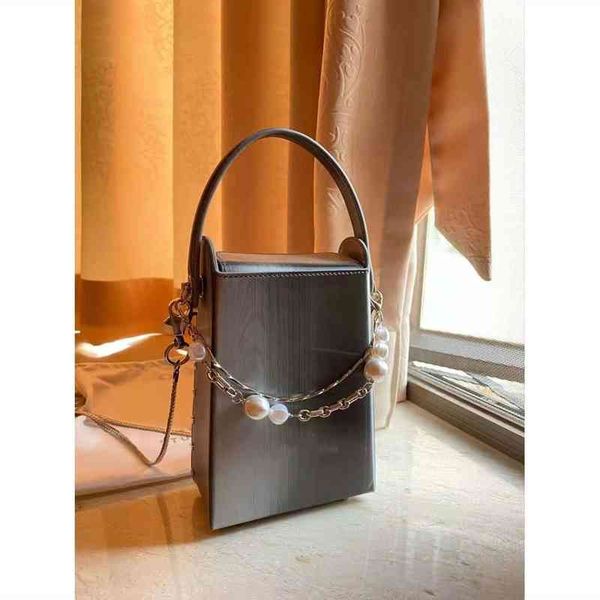 new htgo chaoji guliang jida case mini pearl chain mobile phone lading genuine leather designer handbags tote shoulder bucket bags woman
new htgo chaoji guliang jida case mini pearl chain mobile phone lading genuine leather designer handbags tote shoulder bucket bags woman