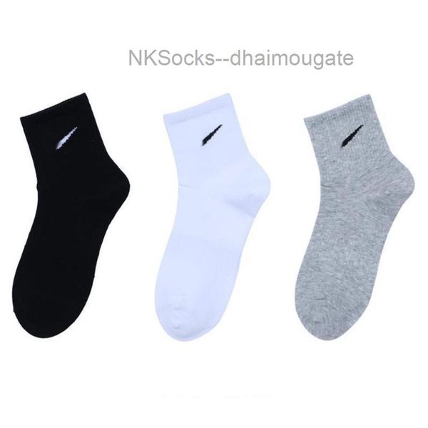 classic fashion men's socks gift box stockings hook brand black white gray medium tube sports cotton sweat absorbing sock men women lux
classic fashion men's socks gift box stockings hook brand black white gray medium tube sports cotton sweat absorbing sock men women lux