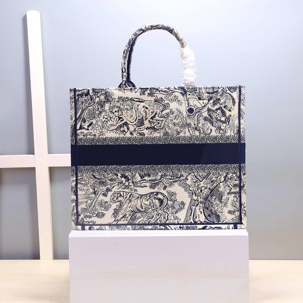 7a+ luxury designers tote bags original totes blue tiger embroidery handbag women's classic handle laplarge capacity shopping shoulder
7a+ luxury designers tote bags original totes blue tiger embroidery handbag women's classic handle laplarge capacity shopping shoulder