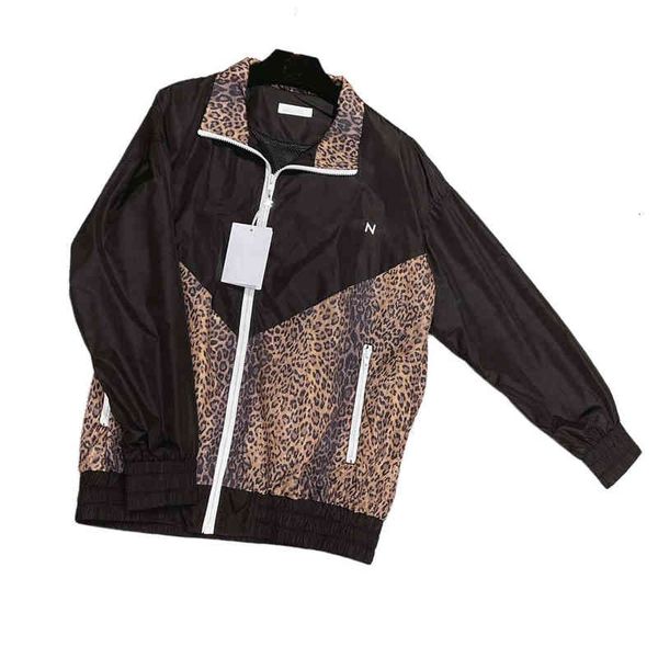 paris designer women's two piece pants set leopard print letter zip jacket casual shorts mini sports shorts ultra comfortable fabric le, White
paris designer women's two piece pants set leopard print letter zip jacket casual shorts mini sports shorts ultra comfortable fabric le, White