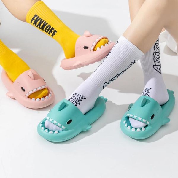 summer catroon kids shark slippers thick bottomed home bathing slipper indoor household baby slides flip flops, Black;grey
summer catroon kids shark slippers thick bottomed home bathing slipper indoor household baby slides flip flops, Black;grey