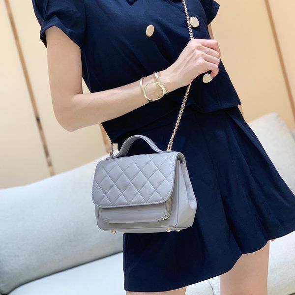 original quality classic designer shoulder handbags luxuries designers women flap bags 19cm caviar cross body bags with box c040, Red;black
original quality classic designer shoulder handbags luxuries designers women flap bags 19cm caviar cross body bags with box c040, Red;black