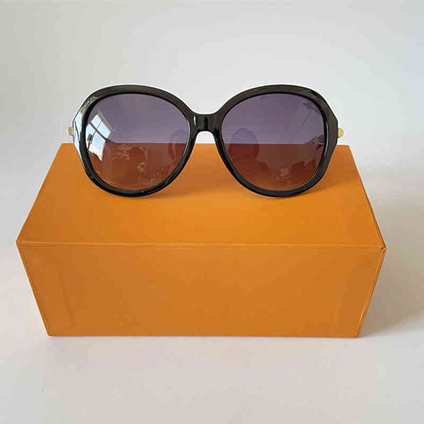 fashion sunglass for men and women uv protection brand glass lady digner eyeglass with yellow box, White;black
fashion sunglass for men and women uv protection brand glass lady digner eyeglass with yellow box, White;black