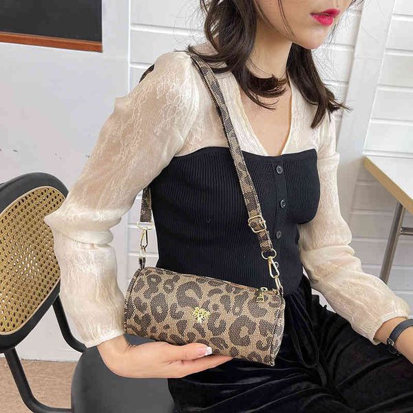 bags handbags texture 2022 minority dharma stick leopard print single shoulder messenger armpit versatile female, Black;red
bags handbags texture 2022 minority dharma stick leopard print single shoulder messenger armpit versatile female, Black;red