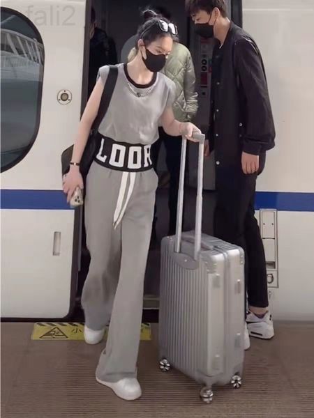 women's tracksuits designer trendy fashion leisure suit women's spring and summer new shoulder pad color matching sleeveless wide, Gray
women's tracksuits designer trendy fashion leisure suit women's spring and summer new shoulder pad color matching sleeveless wide, Gray