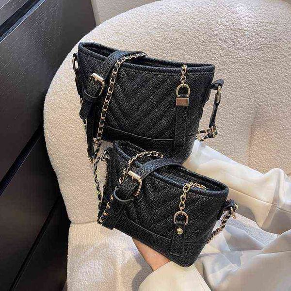 chain small bag women's 2022 fashion versatile contrast color bucket leisure simple single shoulder menger bag
chain small bag women's 2022 fashion versatile contrast color bucket leisure simple single shoulder menger bag