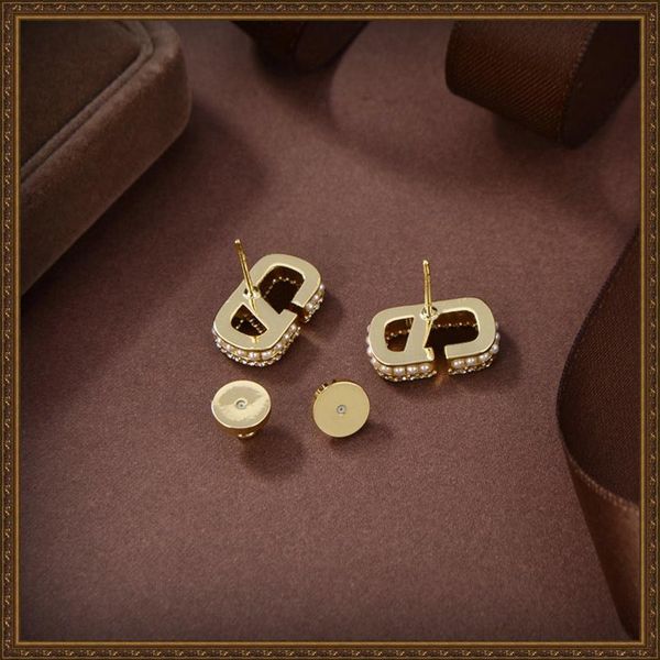 2021 new diamond pearl earrings jewelry designer studs earring womens luxury gold ear stud fashion v earrings wedding party ear ri3421, Golden;silver
2021 new diamond pearl earrings jewelry designer studs earring womens luxury gold ear stud fashion v earrings wedding party ear ri3421, Golden;silver