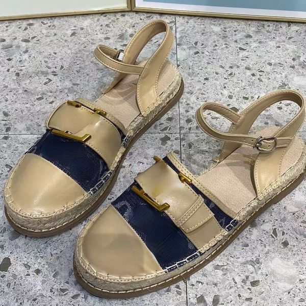 2022 new baotou women's sandals op33 fashion thick heel versatile empty square patent leather high appearance level english style loafe, Black
2022 new baotou women's sandals op33 fashion thick heel versatile empty square patent leather high appearance level english style loafe, Black