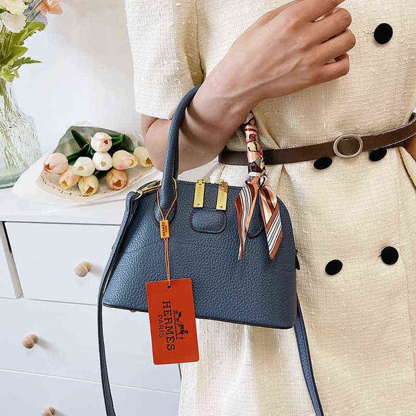 2022 new fashion all-match ladies mini handbag women's bag bora shoulder portable zipper
2022 new fashion all-match ladies mini handbag women's bag bora shoulder portable zipper