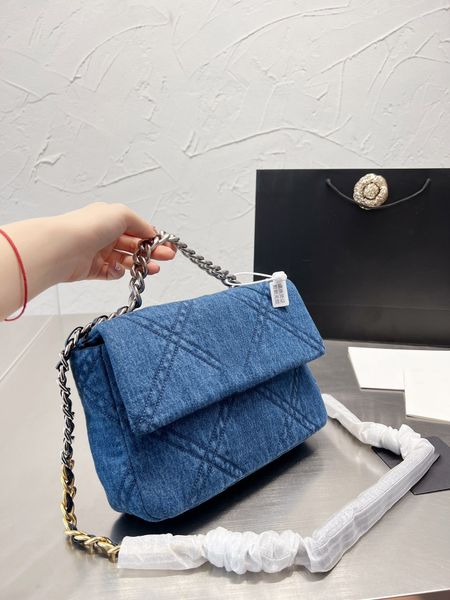 designers shoulder bag luxurious tote purse handbag message bags cluth brand classic genuine leather crossbody chain gift box 26cm cowboy vo
designers shoulder bag luxurious tote purse handbag message bags cluth brand classic genuine leather crossbody chain gift box 26cm cowboy vo