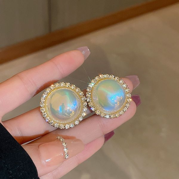 gold plating silver stud rhinestone-encrusted mermaid pearl and circle earrings french retro stud high-grade light luxury eardrop, Golden
gold plating silver stud rhinestone-encrusted mermaid pearl and circle earrings french retro stud high-grade light luxury eardrop, Golden