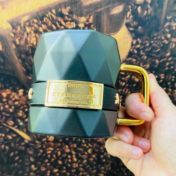 starbucks cup anniversary glittering gilded years goddess classic black gold vintage double-layer mug
starbucks cup anniversary glittering gilded years goddess classic black gold vintage double-layer mug