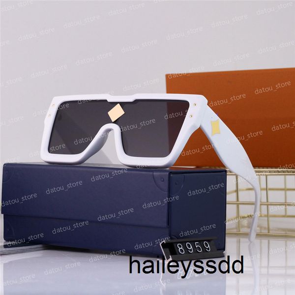 woman sunglass fashion couple designer sunglasses for women mens luxurys designers sun glasses drive summer polarize sunglasses eyewear 2021, White;black
woman sunglass fashion couple designer sunglasses for women mens luxurys designers sun glasses drive summer polarize sunglasses eyewear 2021, White;black
