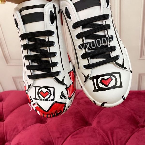 men women sport casual shoes boots low white red bottoms smooth calfskin leathe r and gray laces included plus size luxury sneakers hc210406, Black
men women sport casual shoes boots low white red bottoms smooth calfskin leathe r and gray laces included plus size luxury sneakers hc210406, Black