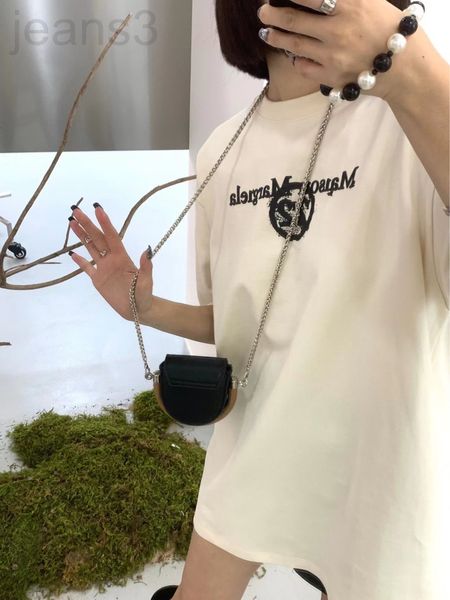 women's t-shirt designer 22ss spring / summer new mm6 22 calendar print short sleeve t-shirt wazu, White
women's t-shirt designer 22ss spring / summer new mm6 22 calendar print short sleeve t-shirt wazu, White