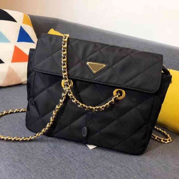 luxurys designers oversize women handbag air force one recreation bag fashion wholesale handbags imitation brands waterproof nylon clutch
luxurys designers oversize women handbag air force one recreation bag fashion wholesale handbags imitation brands waterproof nylon clutch