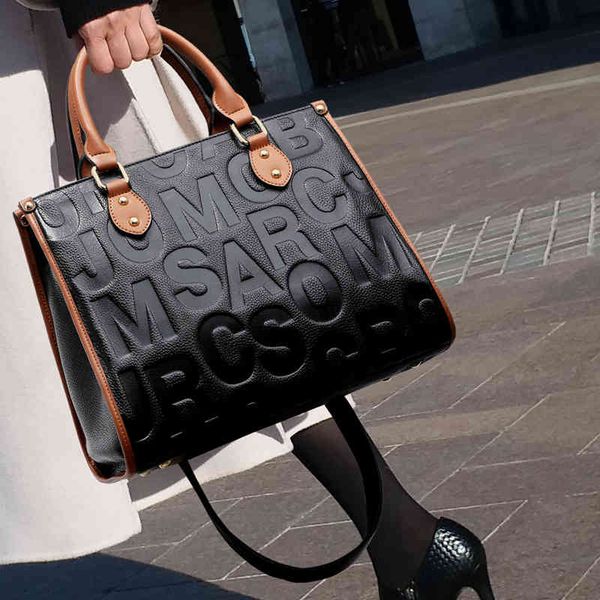 designer handbags women's bag new 2022 fashion trend women's advanced sense one shoulder portable messenger large capacity
designer handbags women's bag new 2022 fashion trend women's advanced sense one shoulder portable messenger large capacity