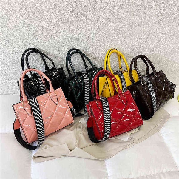 2022 new fashion all-match ladies mini handbag women's bag small single shoulder diagonal large capacity portable
2022 new fashion all-match ladies mini handbag women's bag small single shoulder diagonal large capacity portable