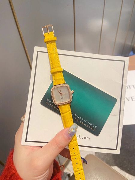 2022 women luxury watches three stitches series womens quartz watch european brand mesh and leather strap diamond clock fashion tonneau shap, Slivery;brown
2022 women luxury watches three stitches series womens quartz watch european brand mesh and leather strap diamond clock fashion tonneau shap, Slivery;brown