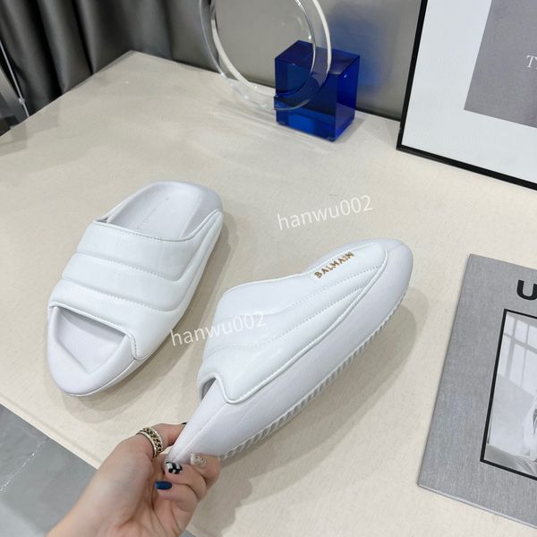 brand new beach slippers platform genuine leather space bread shake non-slip fashion male female slippers, Black
brand new beach slippers platform genuine leather space bread shake non-slip fashion male female slippers, Black