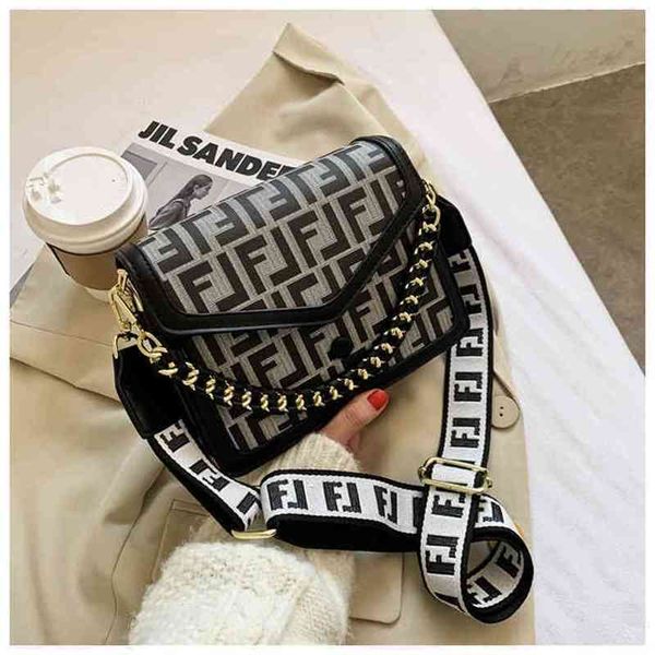 70% factory online sale handbag small square chain bar red single shoulder
70% factory online sale handbag small square chain bar red single shoulder