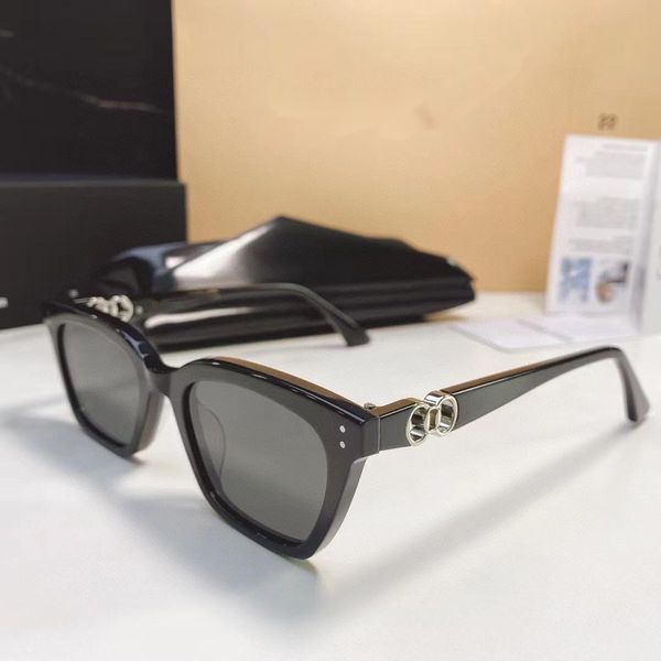 sunglasses for women and men summer xoxo style anti-ultraviolet retro plate full frame eyeglasses random box, White;black
sunglasses for women and men summer xoxo style anti-ultraviolet retro plate full frame eyeglasses random box, White;black