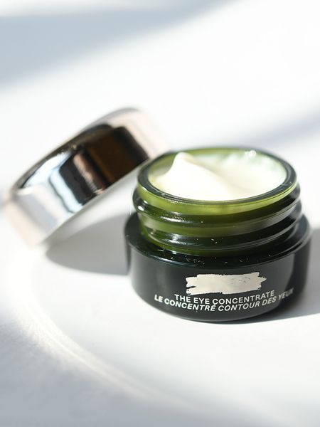 sample concentrated intensive repair cream 5ml eye essence cream to lighten fine lines and dark circles around the eyes
sample concentrated intensive repair cream 5ml eye essence cream to lighten fine lines and dark circles around the eyes