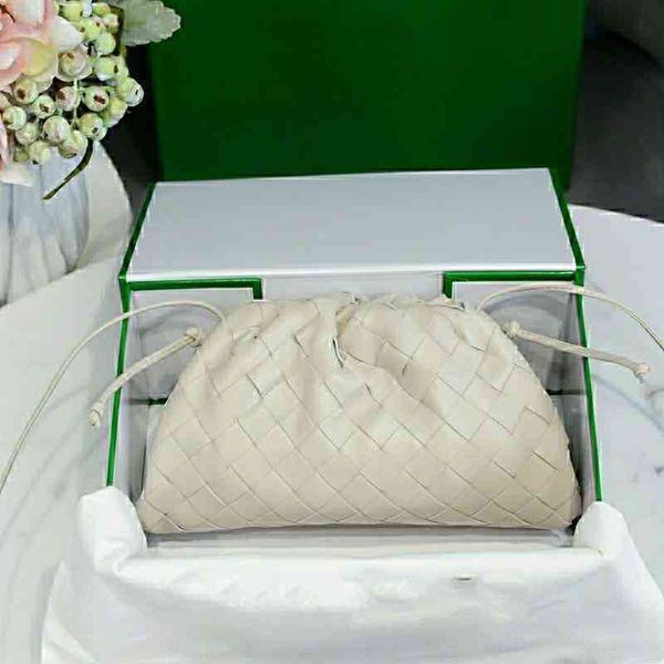 cloud pouch handbag delicate sheepskin pure hand woven women messenger bag
cloud pouch handbag delicate sheepskin pure hand woven women messenger bag