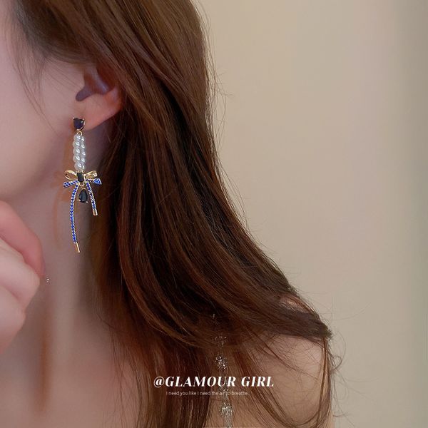 silver needle pearl diamond bow water drop earrings sweet cool style niche design stud earrings long eardrop women, Golden
silver needle pearl diamond bow water drop earrings sweet cool style niche design stud earrings long eardrop women, Golden