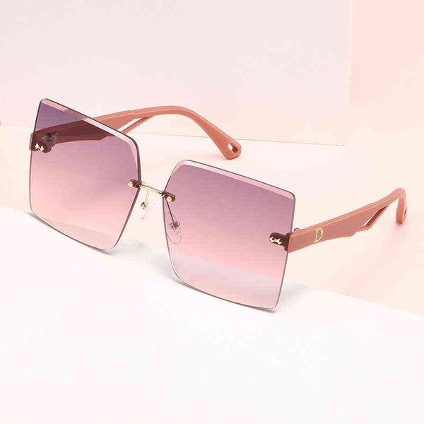 2022 latest fashion designer factory online export sunglasses new d home rimls women's sense big face ultraviolet, White;black
2022 latest fashion designer factory online export sunglasses new d home rimls women's sense big face ultraviolet, White;black