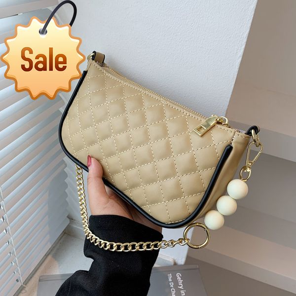 simple new chain women's rhombic small women fashion temperament messenger leather shoulder bags
simple new chain women's rhombic small women fashion temperament messenger leather shoulder bags