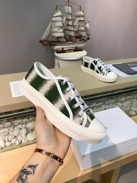 boxed casual shoes platform low-black white pink blue red gold silver extra shoelaces and complete accessories 35-41 0625
boxed casual shoes platform low-black white pink blue red gold silver extra shoelaces and complete accessories 35-41 0625