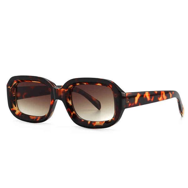 86113 narrow frame square sunglass modern charm zebra pattern glass trendy street sunglass, White;black
86113 narrow frame square sunglass modern charm zebra pattern glass trendy street sunglass, White;black