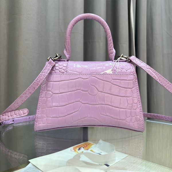 lady hourglass bag designer bags shoulder crossbody leathe fashion ladies handbag half moon package women handbags classic retro design coin
lady hourglass bag designer bags shoulder crossbody leathe fashion ladies handbag half moon package women handbags classic retro design coin