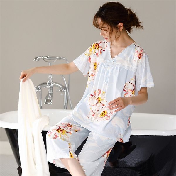 twopiece pajamas ladies modal shortsleeved floral vneck cropped pants loose large size comfortable cute female summer pajamas t200429, Black;red
twopiece pajamas ladies modal shortsleeved floral vneck cropped pants loose large size comfortable cute female summer pajamas t200429, Black;red
