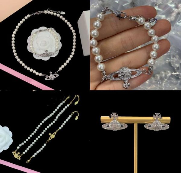Ladies Niche Retro Paper Clip Saturn Pin Pearl Choker Necklace Western Queen Three-Dimensional Diamond planet Pendant Bracelet Earrings Designer Jewelry Sets 0H1, White
Ladies Niche Retro Paper Clip Saturn Pin Pearl Choker Necklace Western Queen Three-Dimensional Diamond planet Pendant Bracelet Earrings Designer Jewelry Sets 0H1, White