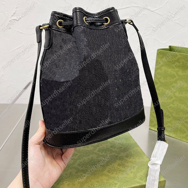 luxury designer bucket bag drawstring messenger shoulder bags crossbody handbag women's fashion leather handbags letter purse wholesale
luxury designer bucket bag drawstring messenger shoulder bags crossbody handbag women's fashion leather handbags letter purse wholesale