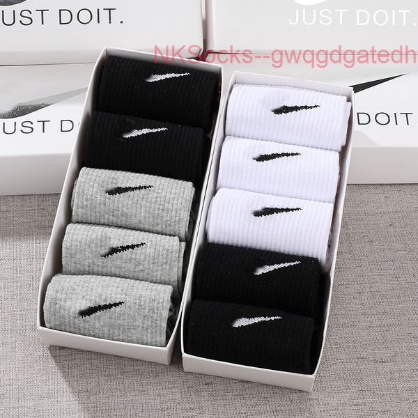 classic men's fashion socks gift box stockings hook brand black white gray medium tube sports cotton sweat absorbing sock men women lux
classic men's fashion socks gift box stockings hook brand black white gray medium tube sports cotton sweat absorbing sock men women lux