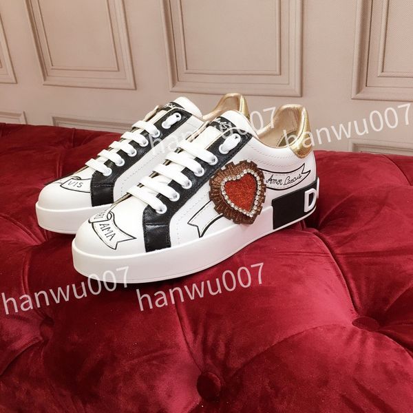2022 esigners genuine leather sneakers mens womens dad shoe fashion luxury casual women men blacwhite silver breathable size34-45, Black
2022 esigners genuine leather sneakers mens womens dad shoe fashion luxury casual women men blacwhite silver breathable size34-45, Black