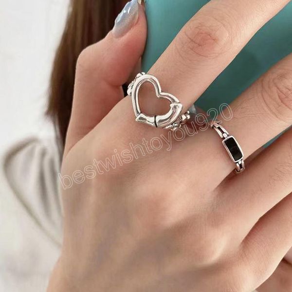 fashion heart ring set black silver color alloy hollow pearl love rings couples lovers valentine's day party gift for women
fashion heart ring set black silver color alloy hollow pearl love rings couples lovers valentine's day party gift for women